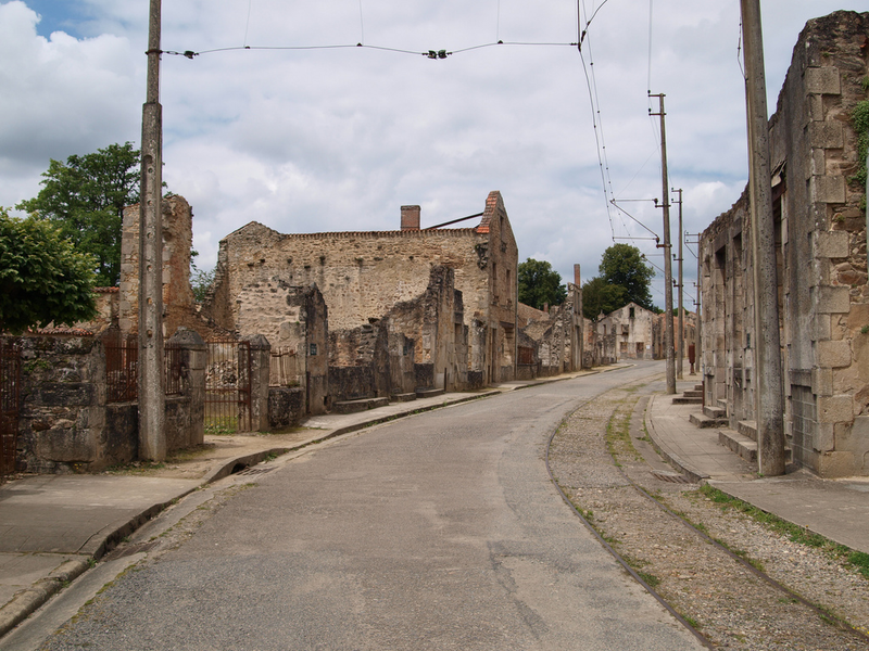 Illustration for article titled The Strangest and Most Tragic Ghost Towns from Around the World